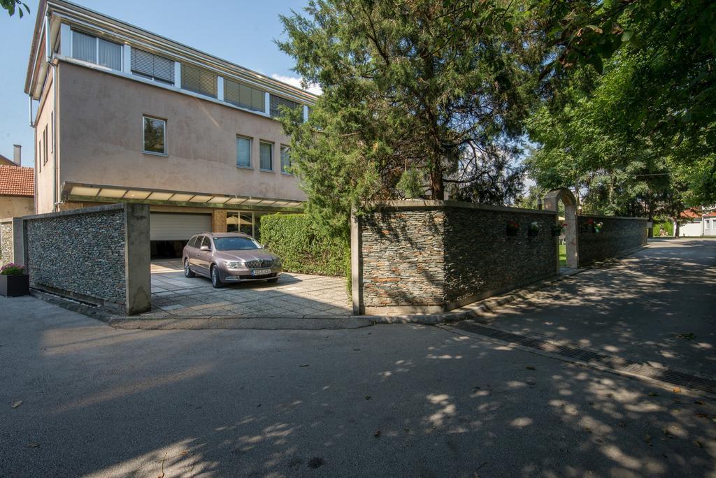 Hotel By Gastroid Ilidza Exterior photo